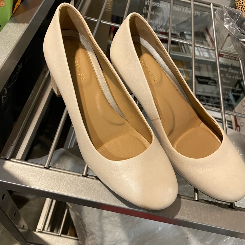 Aerosoles EYE CANDY WOMENS SOLID BLOCK HEEL PUMPS SZ 6 color BONE (IVORY)